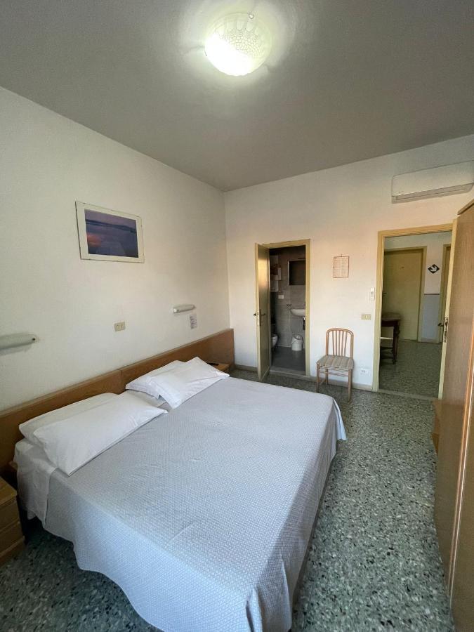 Hotel Valdinievole Lido di Camaiore Exterior foto