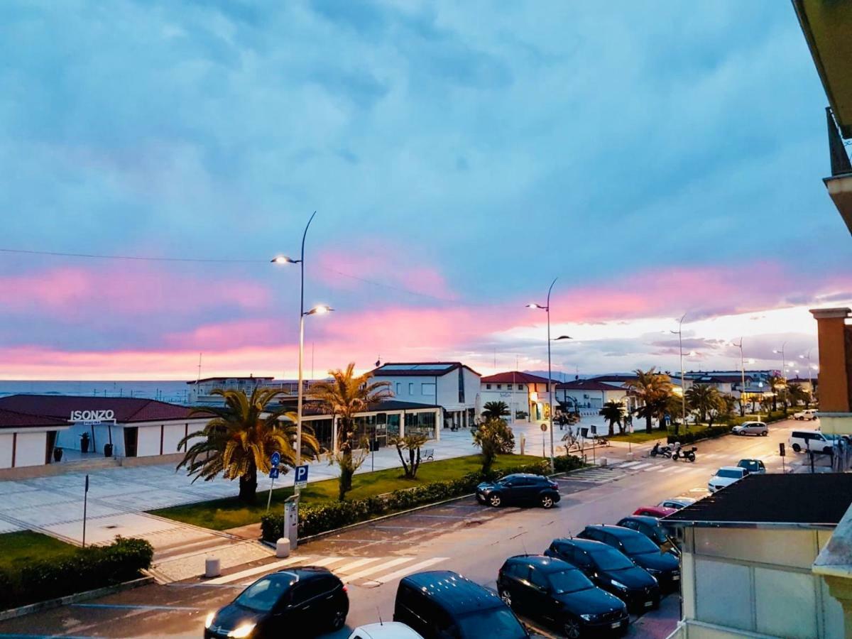 Hotel Valdinievole Lido di Camaiore Exterior foto